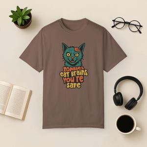 Zombie Cat Comfort Colors T-shirt: Rolig Halloween-tröja Espresso