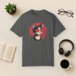 Cat Sunglasses T-Shirt, Retro Graphic Unisex Tee Pepper