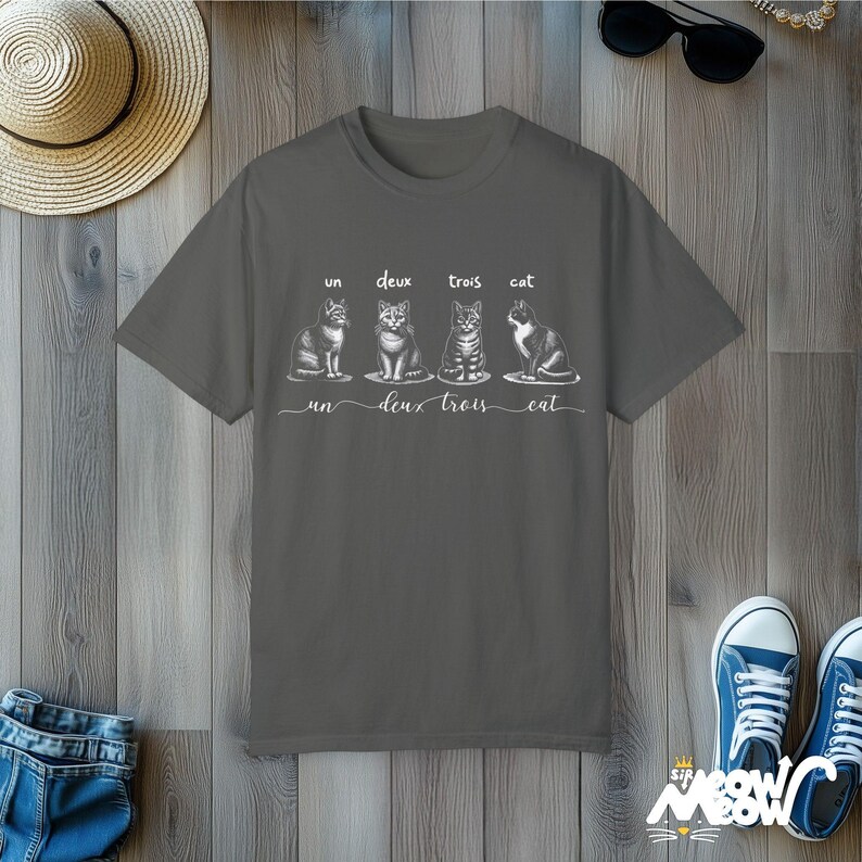 Un Deux Trois Cat T-Shirt: Funny French Pun, Comfort Colors Tee Pepper