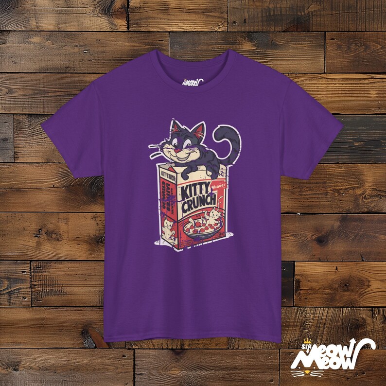 Koszulka Kitty Crunch: Zabawna koszulka z nadrukiem pudełka płatków śniadaniowych dla kota Purple