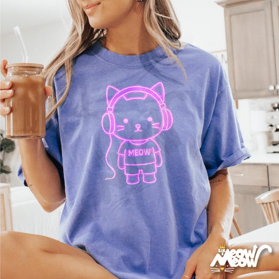 Comfort Colors Neon Cat Headphones T-Shirt: Kawaii Vaporwave Tee