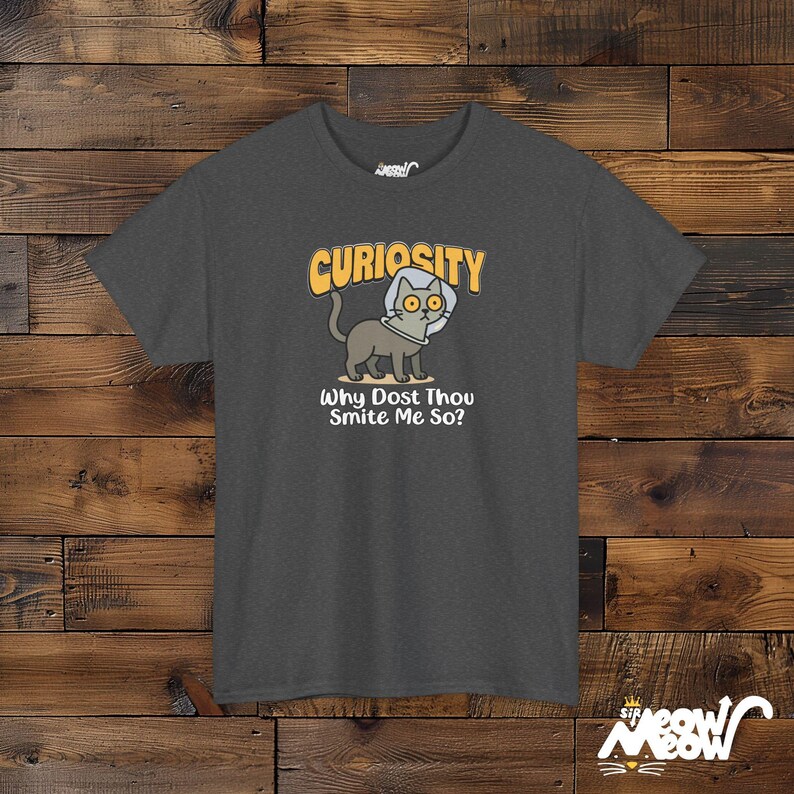 T-shirt grappig nieuwsgierige kat: Curiosity woordspeling, cadeau kattenliefhebber Dark Heather
