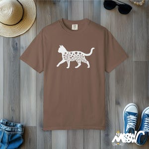 Comfort Colors Botanical Cat T-Shirt, Floral Silhouette Kitty Tee, Nature Cat Lover Gift Shirt Espresso