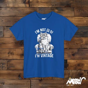 Retro Cat Lovers Tee: I'm Not Old, I'm Vintage Unisex T-Shirt Royal