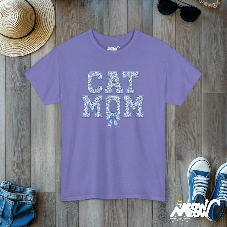 Chinoiserie Cat Mom T-Shirt: Blue Ribbon Toile Bow Violet