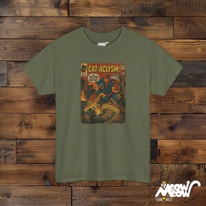 Maglietta vintage con gatto dei fumetti: grafica da supereroe in difficoltà Military Green