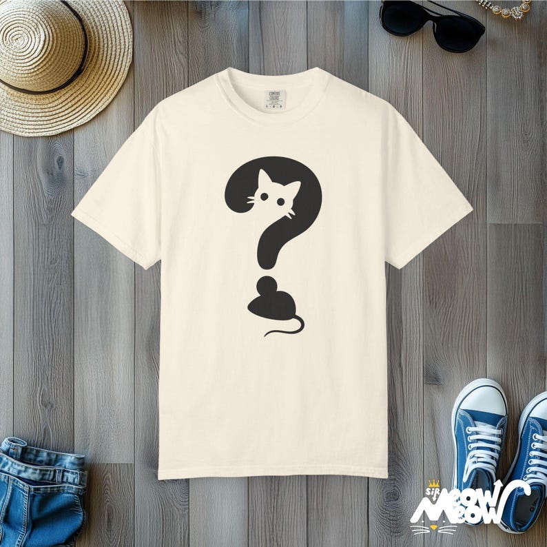 Comfort Colors Cat & Mouse T-Shirt: Minimalist Optical Illusion Ivory
