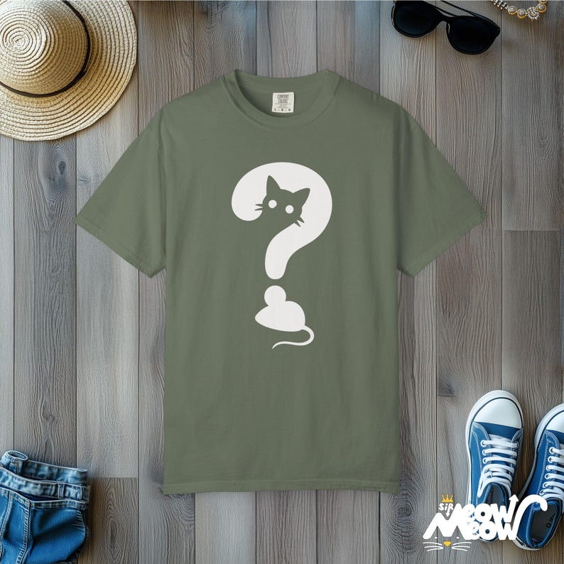 Comfort Colors Cat & Mouse T-Shirt: Minimalist Optical Illusion Moss