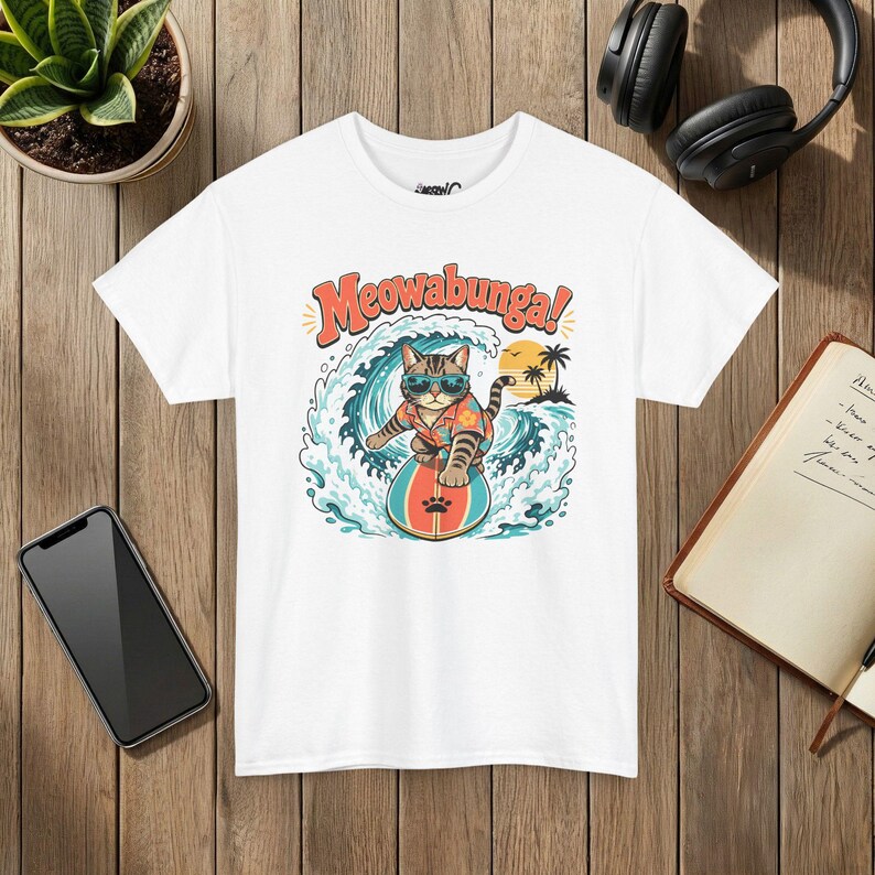 Camiseta Meowabunga Surfing Cat, regalo retro para amantes de los gatos playeros (estampado frontal) imagen 5