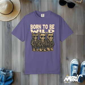Camiseta retro de gatos moteros: camiseta gráfica "Born to Be Wild" Grape