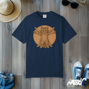 Camiseta del Gato de Vitruvio de Comfort Colors: Parodia del arte de Da Vinci True Navy