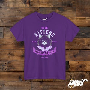 Lustiges Katzen Biker T-Shirt: Vintage Motorrad Club T-Shirt Purple