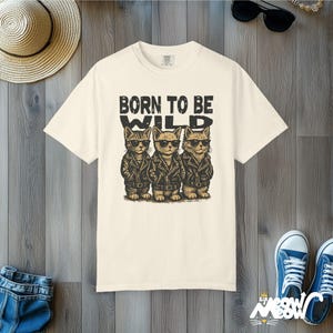 Camiseta retro de gatos moteros: camiseta gráfica "Born to Be Wild" Ivory