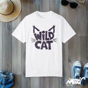 Camiseta de gato salvaje: camiseta con gráficos desgastados, regalo para amantes de los gatos White