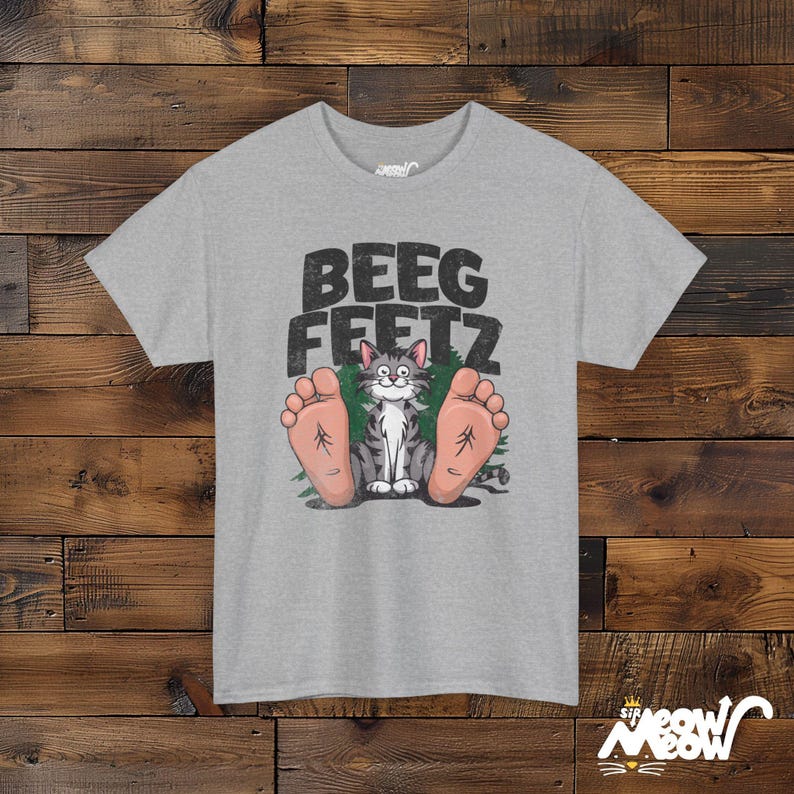 Bigfoot Cat T-Shirt: Funny "Beeg Feetz" Graphic Tee Sport Grey