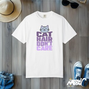 Camiseta Cat Hair Don't Care: Presente engraçado para mãe/pai de gato, camiseta com cores confortáveis White