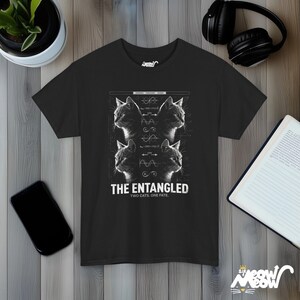 Quantum Entanglement Cat T-Shirt, Funny STEM Physics Gift Black