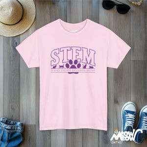 STEM Cat T-Shirt: Science Teachers Encourage Meows Light Pink