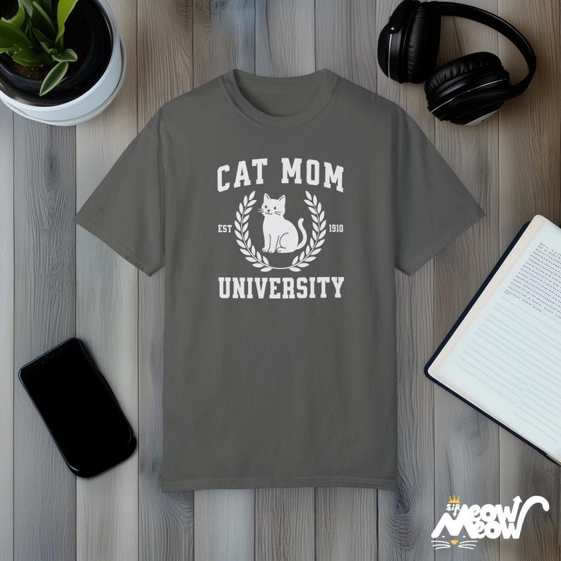 Katzen Mutter Universität T-Shirt: Komfort Farben College Style T-Shirt Pepper