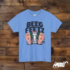Bigfoot Cat T-Shirt: Funny "Beeg Feetz" Graphic Tee Carolina Blue