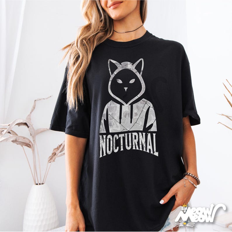 Camiseta Gato Nocturno: Diseño de sudadera urbana con capucha Black