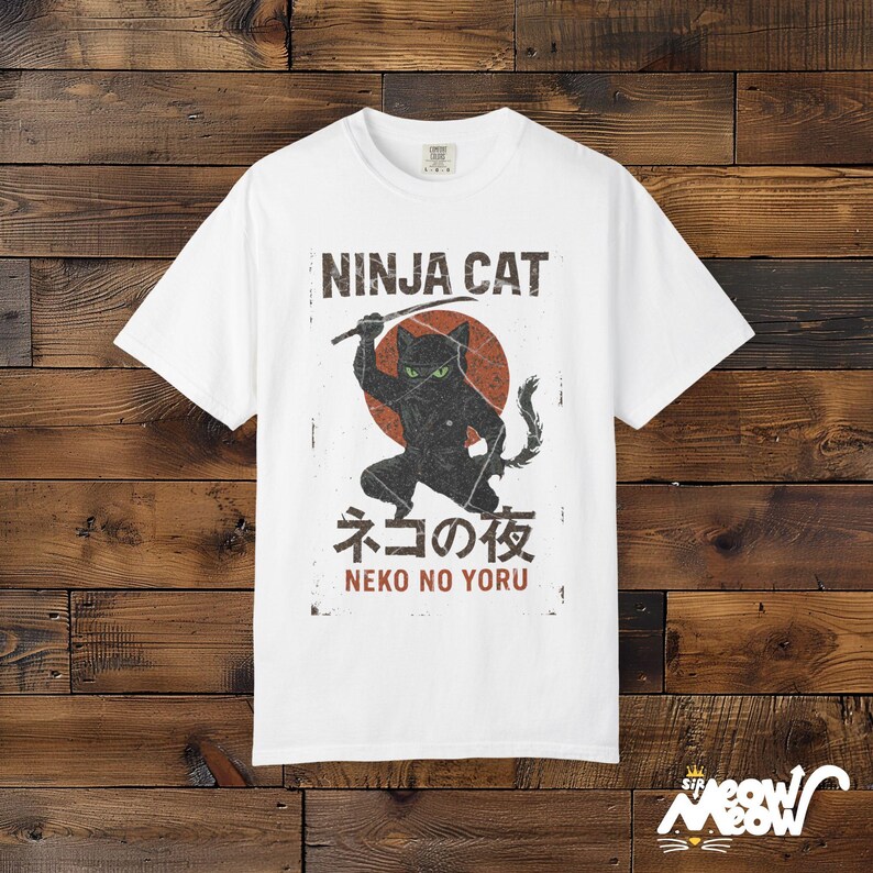 Comfort Colors Ninja Cat T-Shirt: Japanese Samurai Design White