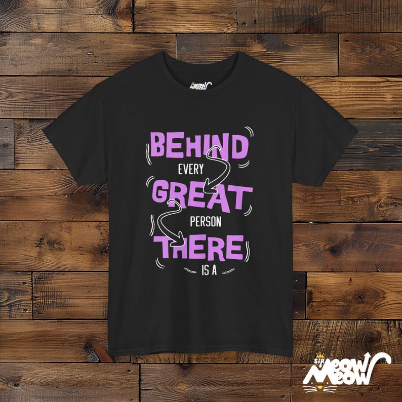 Camiseta divertida para amantes de los gatos: diseño frontal y posterior con gráfico de gatito. Black