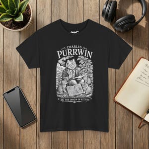 Camiseta Charles Purrwin sobre a Evolução dos Gatos, Estilo Gravura Vitoriana, Presente para Professor de Biologia imagem 4