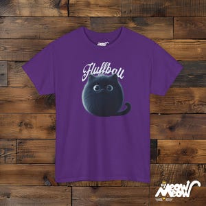 Camiseta de gato negro esponjoso: un regalo adorable para los amantes de los gatos Purple