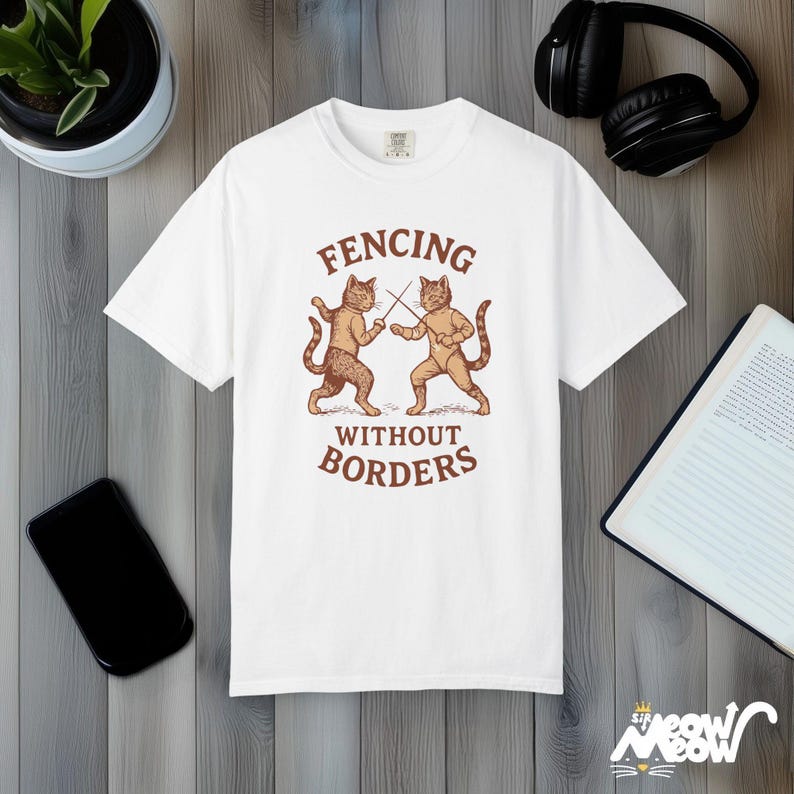 Comfort Colors Fencing Cat Shirt: Funny Vintage Fencer Tee White