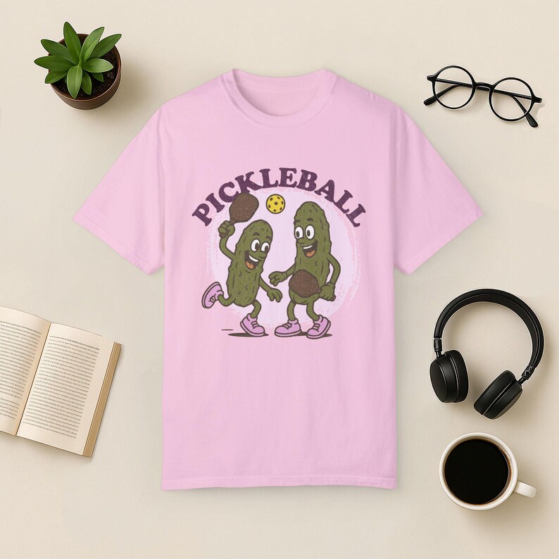 Rolig Pickleball-tröja: Comfort Colors Tee, retro pickle-ordvitsgåva Blossom