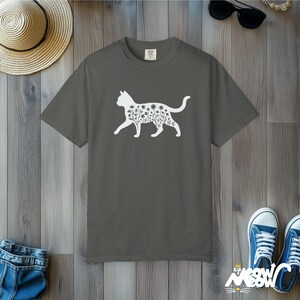 Comfort Colors Botanical Cat T-Shirt, Floral Silhouette Kitty Tee, Nature Cat Lover Gift Shirt Pepper
