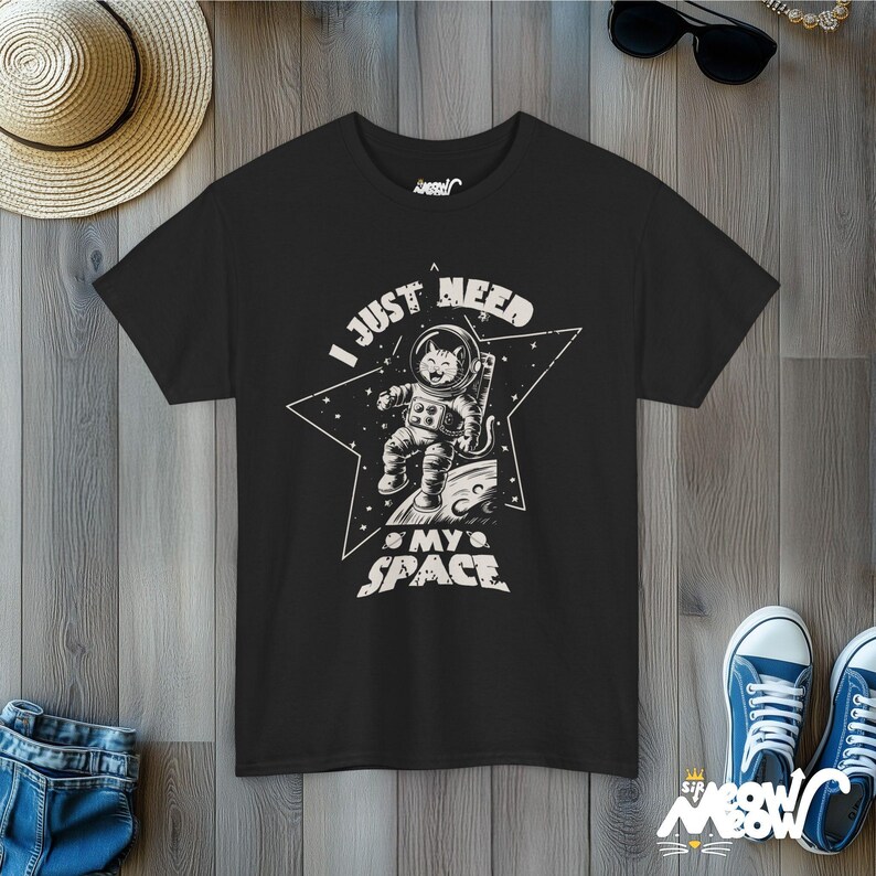Cat Astronaut T-Shirt: Funny Space Cat Lover Gift Black