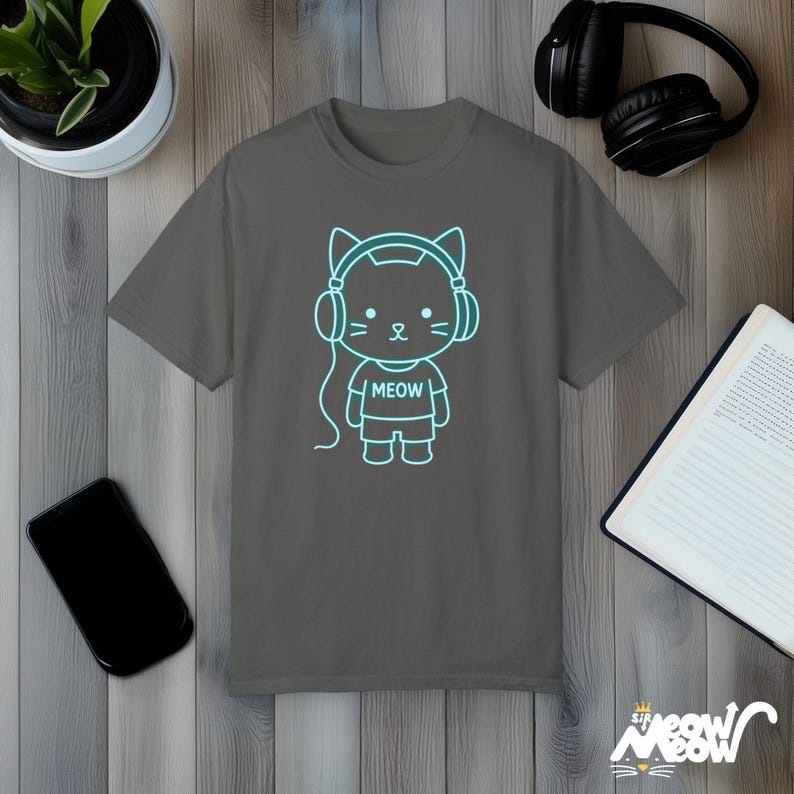 Comfort Colors Neon Cat-koptelefoon-T-shirt: Kawaii Vaporwave-T-shirt Pepper