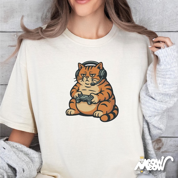 Gamer Cat Comfort Colors T-Shirt: Funny Lazy Cat Video Game Tee
