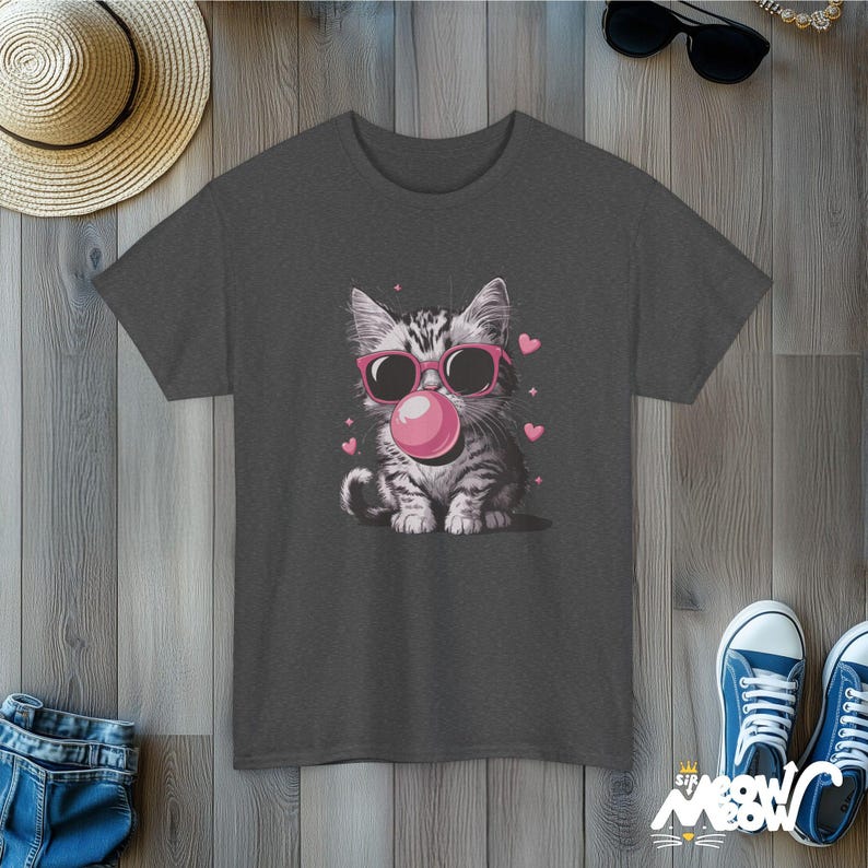Koszulka z kotem Bubblegum, okulary przeciwsłoneczne vintage, koszulka dla miłośników zwierząt Dark Heather