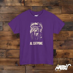 Al Catpone T-Shirt: Lustiges Gangster Katzen Grafik T-Shirt Purple