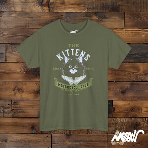 Lustiges Katzen Biker T-Shirt: Vintage Motorrad Club T-Shirt Military Green