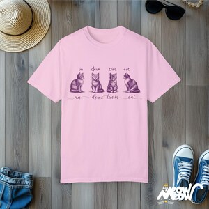 Un Deux Trois Cat T-Shirt: Funny French Pun, Comfort Colors Tee Blossom