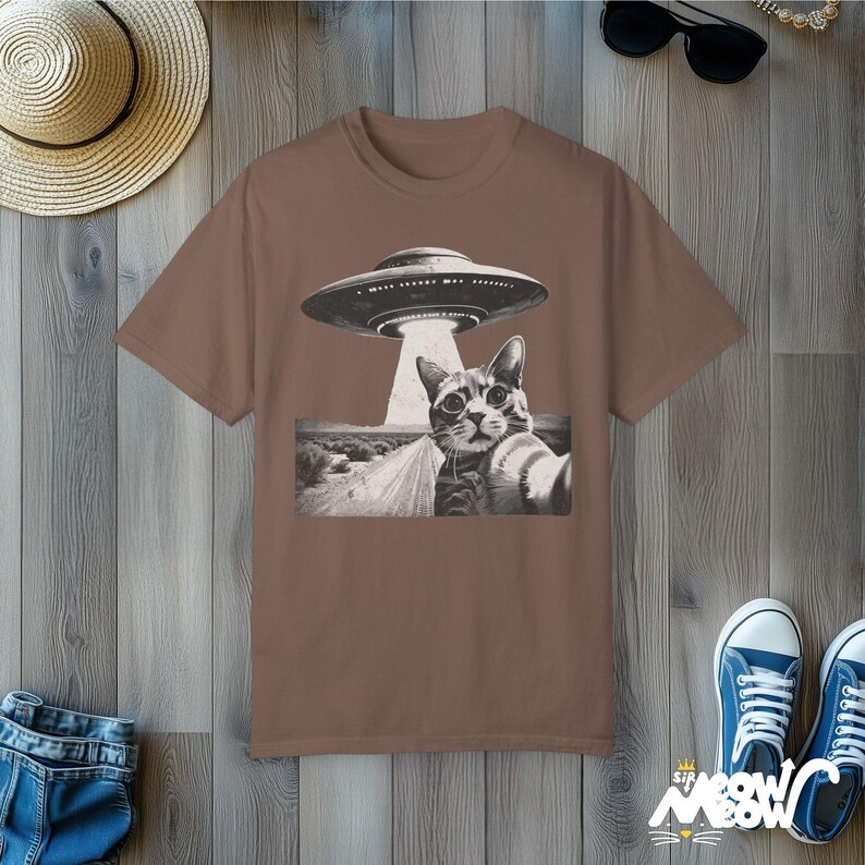 Funny Cat Selfie Alien Abduction T-Shirt: Quirky UFO Tee Espresso