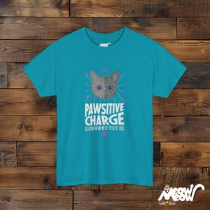 Camiseta de Física de Gatos con Carga Positiva: Diseño Electromagnético Tropical Blue