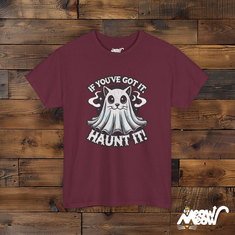 ゴーストキャットのハロウィンTシャツ、猫好きのための不気味なユニセックスシャツ Maroon
