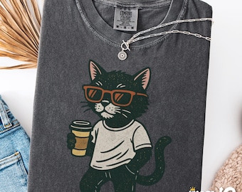 Skateboard Cat T-Shirt: Comfort Colors Streetwear Tee