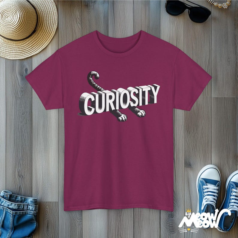 Camiseta unissex Curious Cat: presente divertido para quem ama gatos Berry