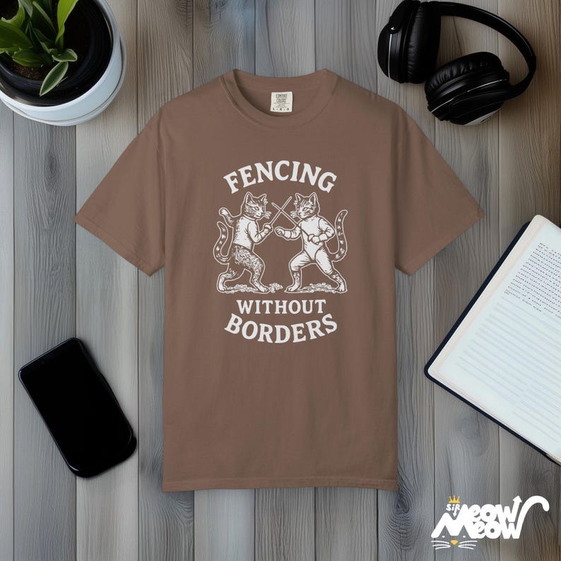 Comfort Colors Fencing Cat Shirt: Funny Vintage Fencer Tee Espresso