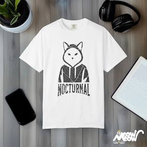 Camiseta Gato Nocturno: Diseño de sudadera urbana con capucha White