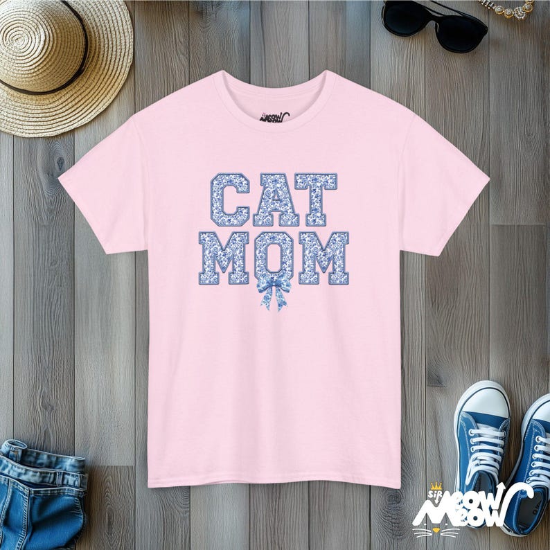 Chinoiserie Cat Mom T-Shirt: Blue Ribbon Toile Bow Light Pink