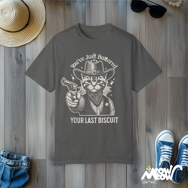 Cowboy Cat T-Shirt: Funny Western Graphic Tee - Comfort Colors Pepper