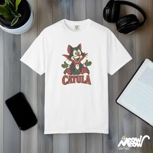 Catula Vampire Cat T-Shirt: Retro Halloween Comfort Colors Tee White
