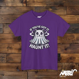 ゴーストキャットのハロウィンTシャツ、猫好きのための不気味なユニセックスシャツ Purple